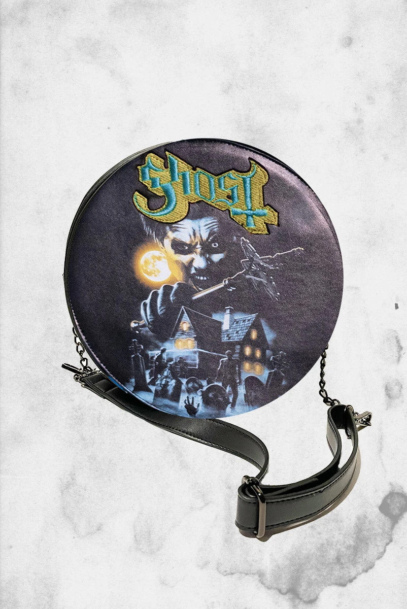 Ghost - Shapeshifter - Cemetery 3 Ghost - Shapeshifter - Cemetery