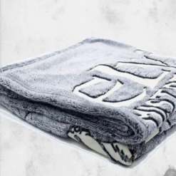 Elvira (Glow In The Dark) Throw Fleece Blanket -Mortem Horror Shop elvira skull blanket glow kreepsville