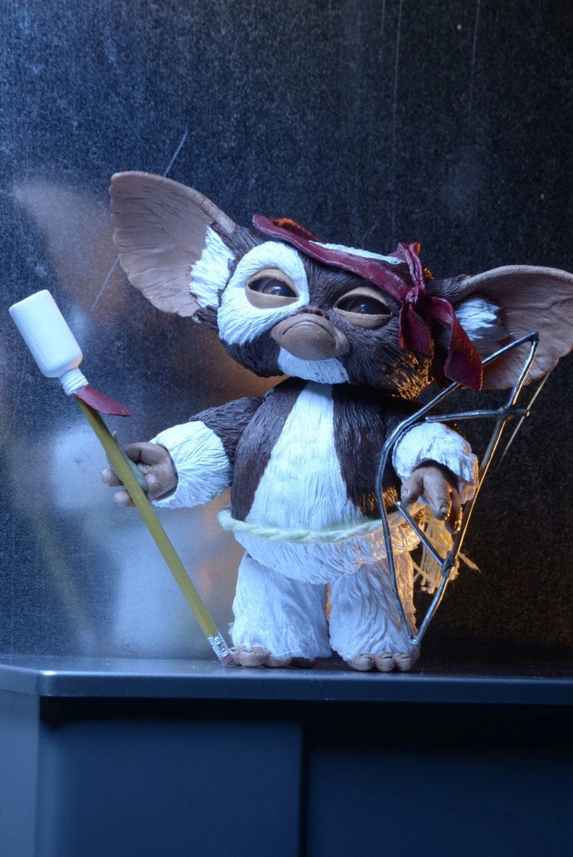 NECA Gremlins - Gizmo Ultimate Figure 5 NECA Gremlins - Gizmo Ultimate Figure - Image 3