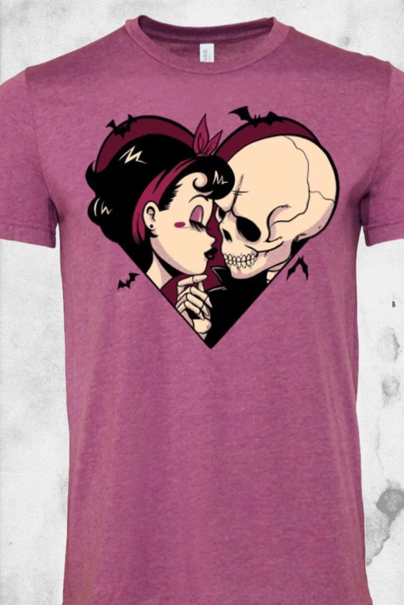 The Kiss T-Shirt 4 The Kiss T-Shirt - Image 2