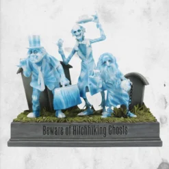 Disney - Showcase Haunted Mansion Hitchhiking Ghosts Statue