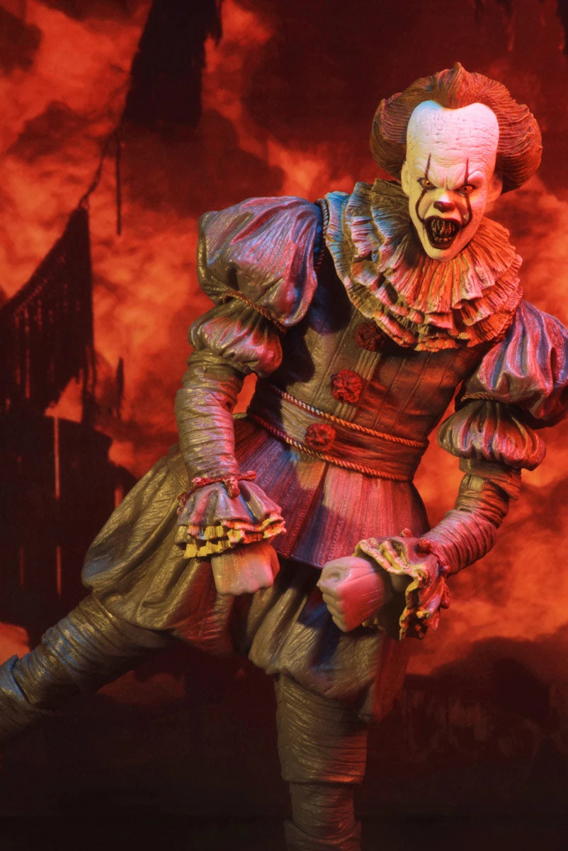NECA IT - Pennywise "Dancing Clown" Ultimate Figure 7 NECA IT - Pennywise "Dancing Clown" Ultimate Figure - Image 5