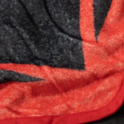 Dungeons & Dragons - D20 Shaped Throw Blanket -Mortem Horror Shop soft d20 blanket