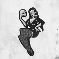 Vampira Skull (Enamel Pin)